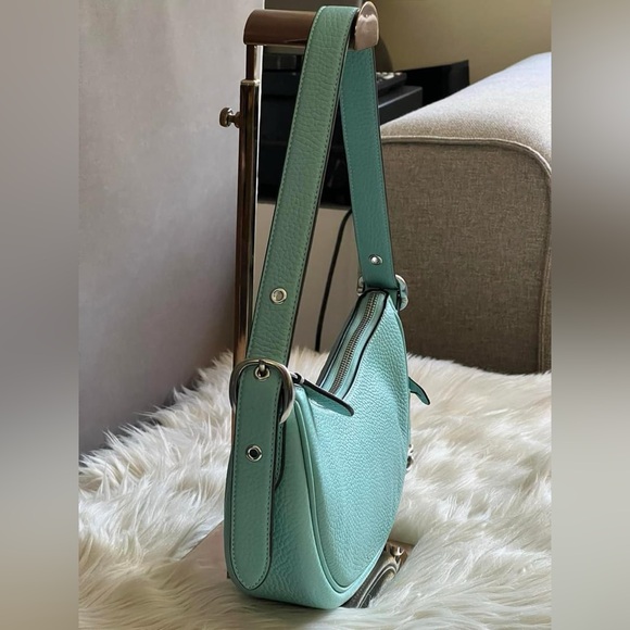 CC439 - Coach Luna Shoulder Bag - Picture 2 of 12